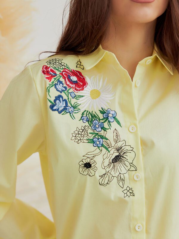 Ошатна блуза з вишивкою 3629